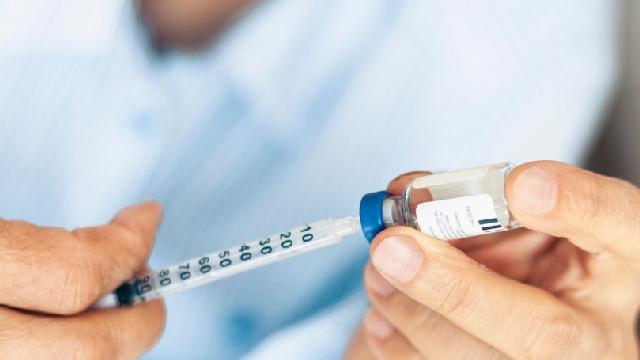 insulin-with-bottle