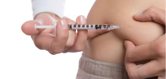 عکس تزریق انسولین